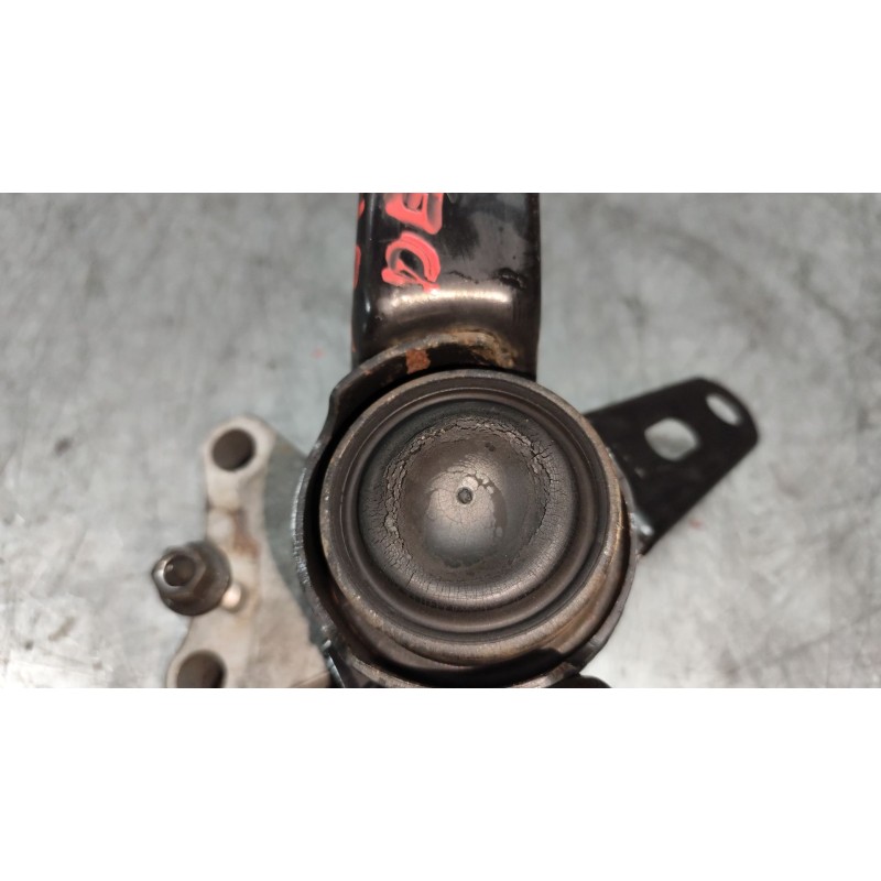 Recambio de soporte motor derecho para toyota auris active referencia OEM IAM - Blanco 3