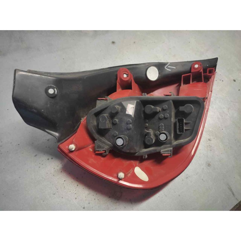 Recambio de piloto trasero derecho para renault clio iii referencia OEM IAM   6 PINS 3
