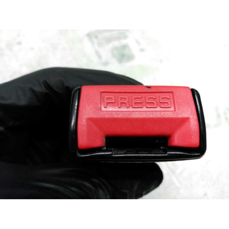 Recambio de enganche de cinturon delantero izquierdo para citroën xantia berlina 1.6i x / 1.6 x referencia OEM IAM - Verde 2