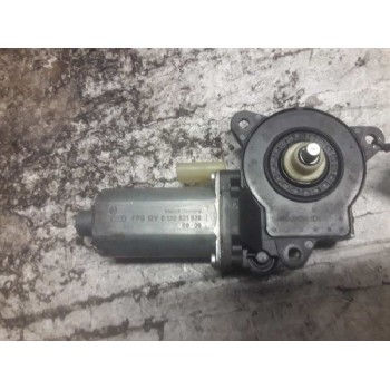 MOTOR ELEVALUNAS DELANTERO DERECHO 0130821939 2 PINS 