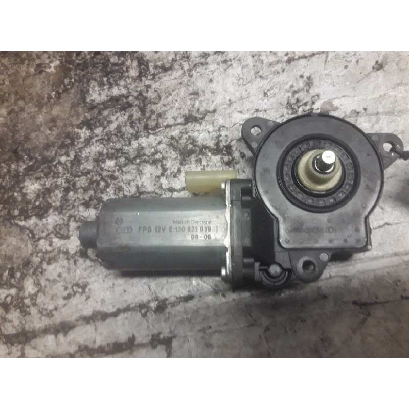 Recambio de motor elevalunas delantero derecho para ford fiesta (cbk) ambiente referencia OEM IAM 0130821939 2 PINS 