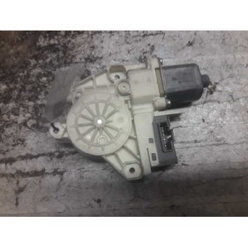 MOTOR ELEVALUNAS TRASERO DERECHO 0130822200 6 PINS 