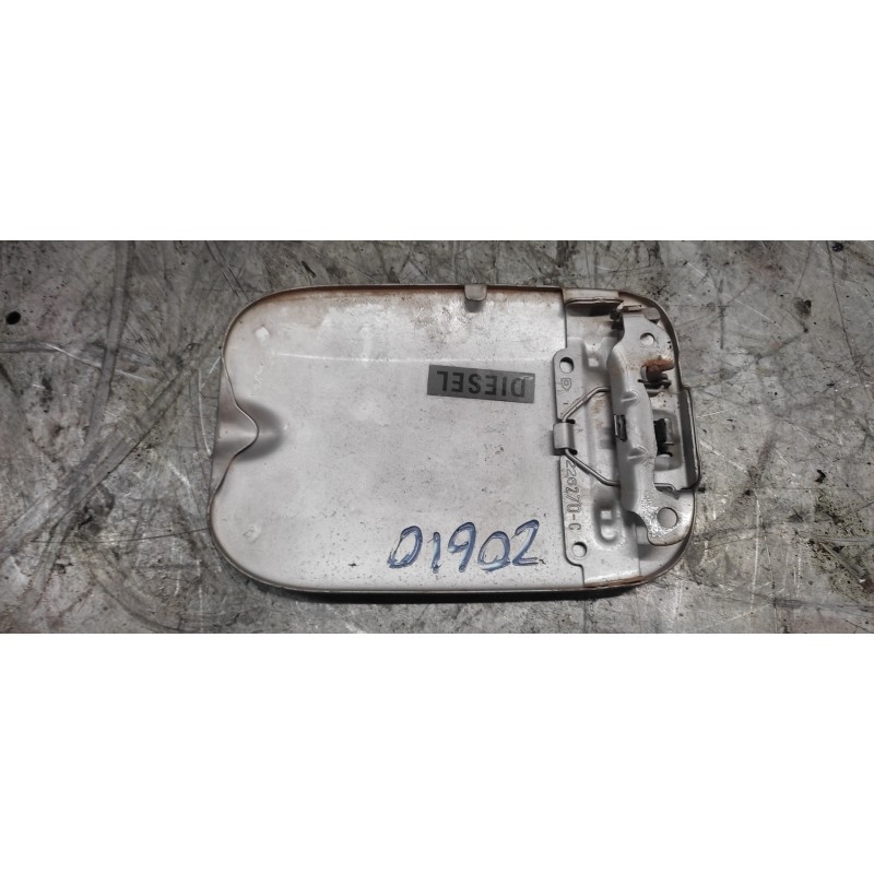 Recambio de tapa exterior combustible para dacia logan laureate referencia OEM IAM 2