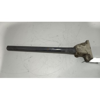 Recambio de soporte guardabarros trasero para renault magnum ab diesel referencia OEM IAM 21213203 21213202 