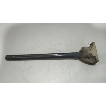 Recambio de soporte guardabarros trasero para renault magnum ab diesel referencia OEM IAM 21213203 21213202 