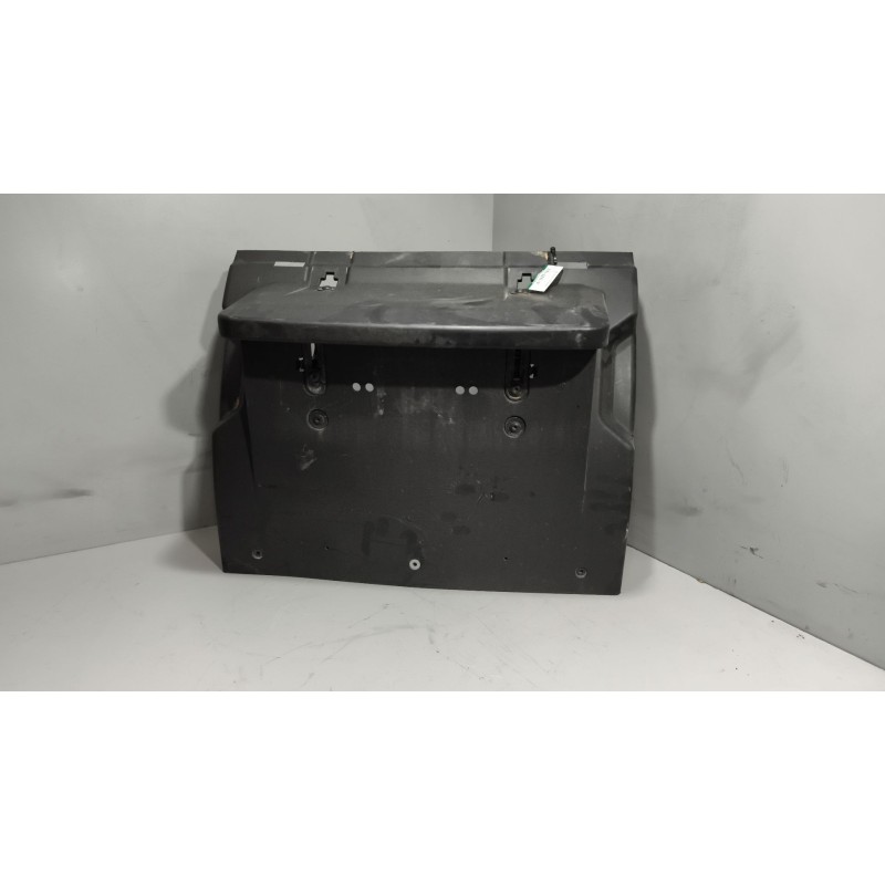 Recambio de guardabarros trasero izquierdo para renault magnum ab diesel referencia OEM IAM   
