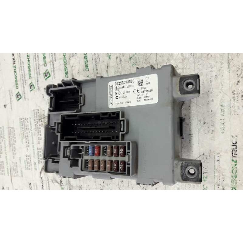 Recambio de caja reles / fusibles para peugeot bipper básico referencia OEM IAM 01353013080 28136468 - Blanco 2