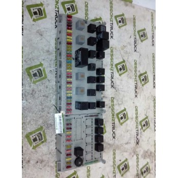 CAJA RELES / FUSIBLES 1320850 