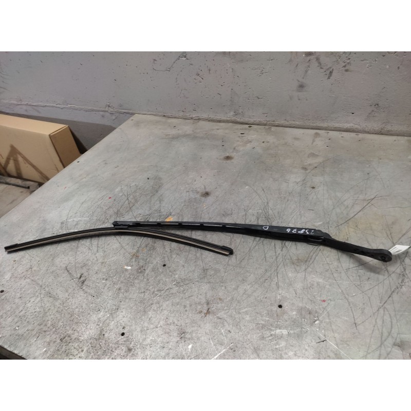 Recambio de brazo limpia delantero derecho para citroën c4 berlina collection referencia OEM IAM - Negro 2