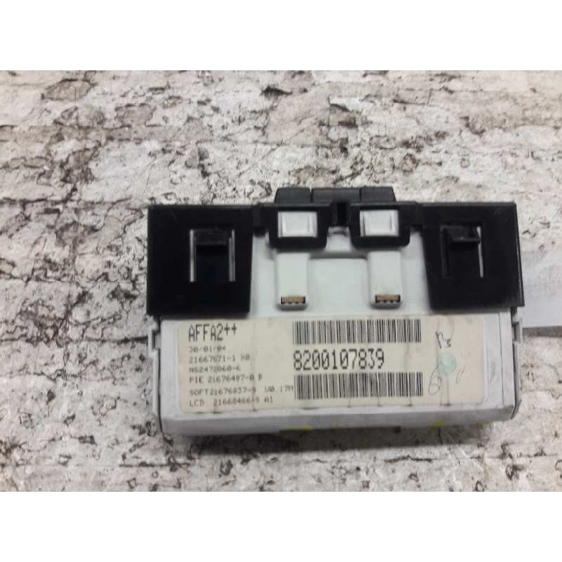 Recambio de pantalla multifuncion para renault megane ii classic berlina confort authentique referencia OEM IAM 8200107839 - Rojo 3