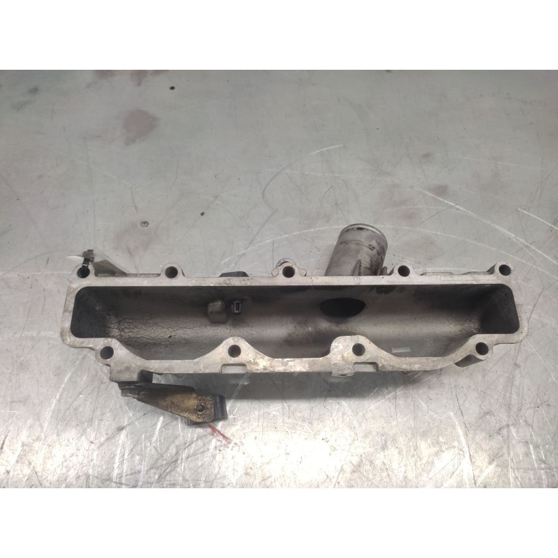 Recambio de colector admision para iveco daily combi 2.3 diesel cat referencia OEM IAM 504058786 2