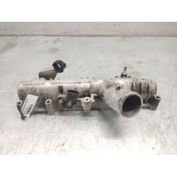 Recambio de colector admision para iveco daily combi 2.3 diesel cat referencia OEM IAM 504058786  