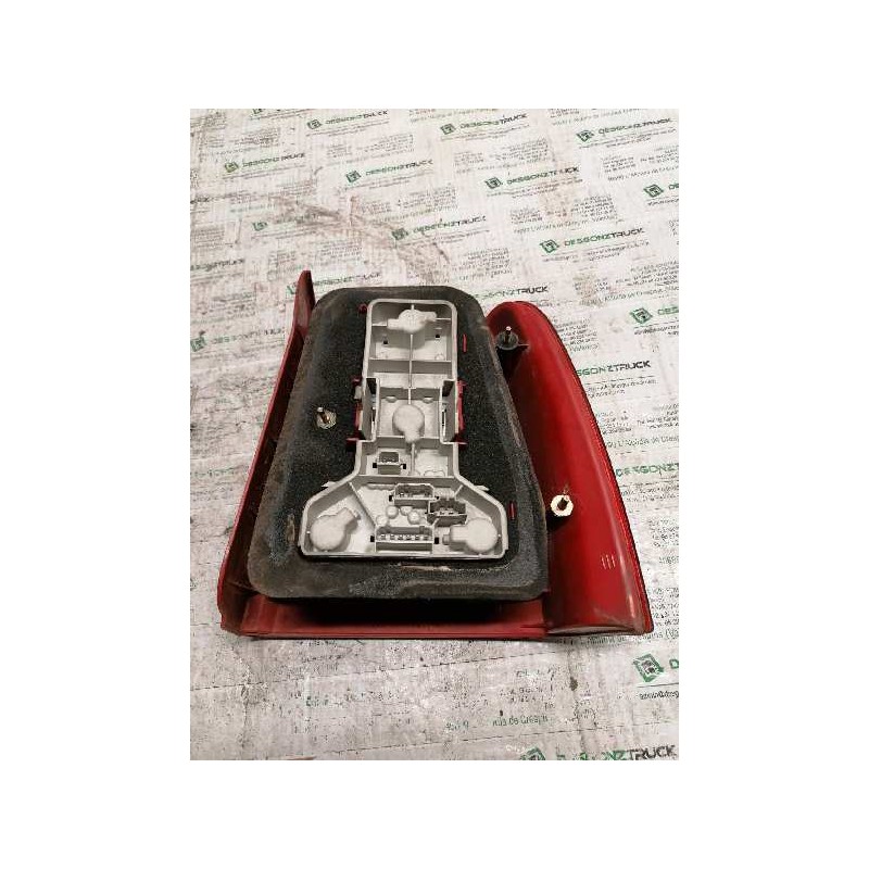 Recambio de piloto trasero izquierdo para volkswagen passat berlina (3b2) comfortline referencia OEM IAM  6/2/3/2 PINS 3
