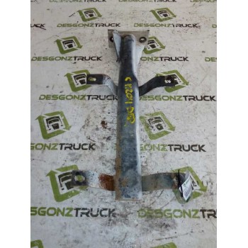Recambio de soporte para nissan trucks l35.08 ...... referencia OEM IAM  SOPORTE GUARDABARROS DELANTERO DERECHO 