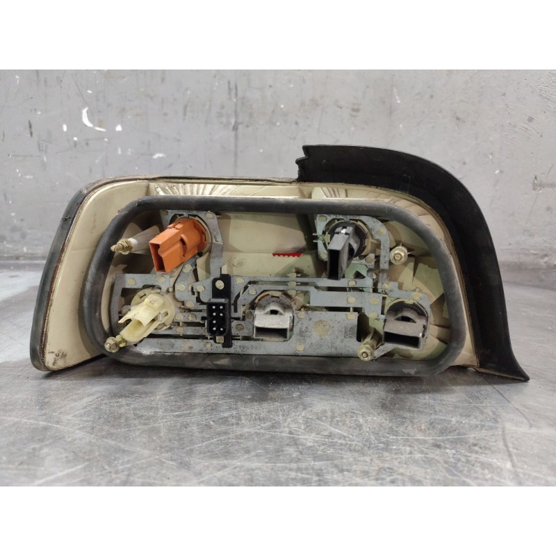 Recambio de piloto trasero derecho para bmw serie 3 coupe (e36) 328i referencia OEM IAM 3