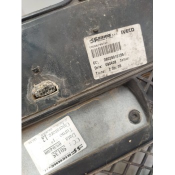 Recambio de rejilla delantera central para iveco daily pr referencia OEM IAM 5801255766  
