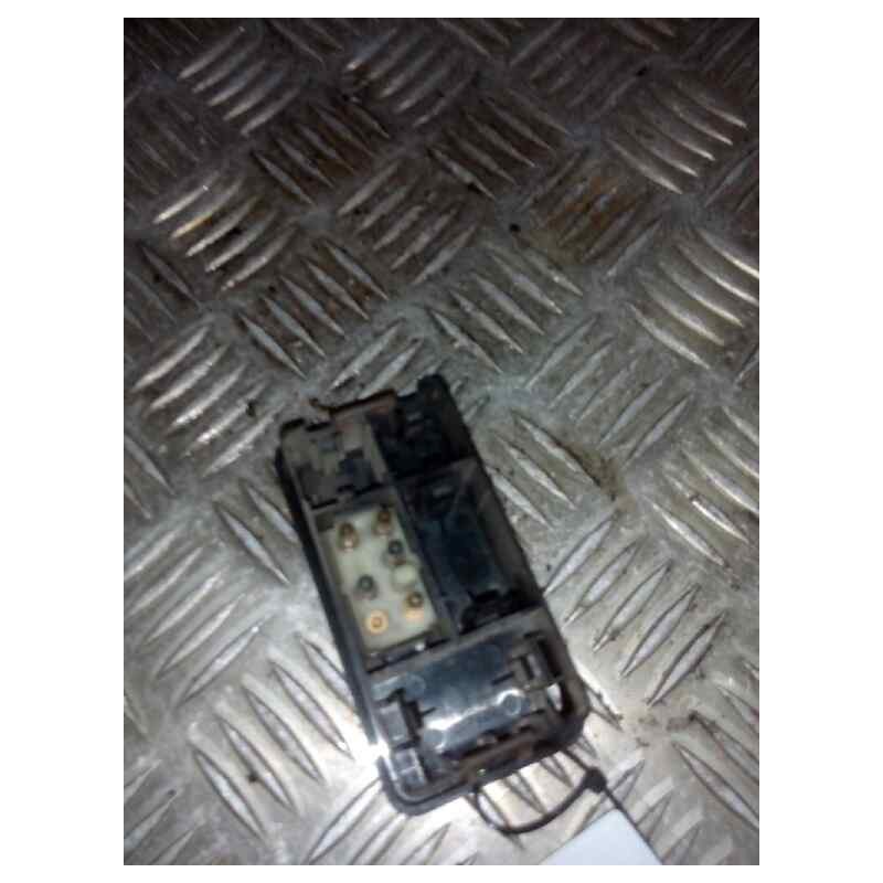 Recambio de mando elevalunas delantero derecho para daf serie 95 xf .480 12.6 diesel referencia OEM IAM 1307897 2
