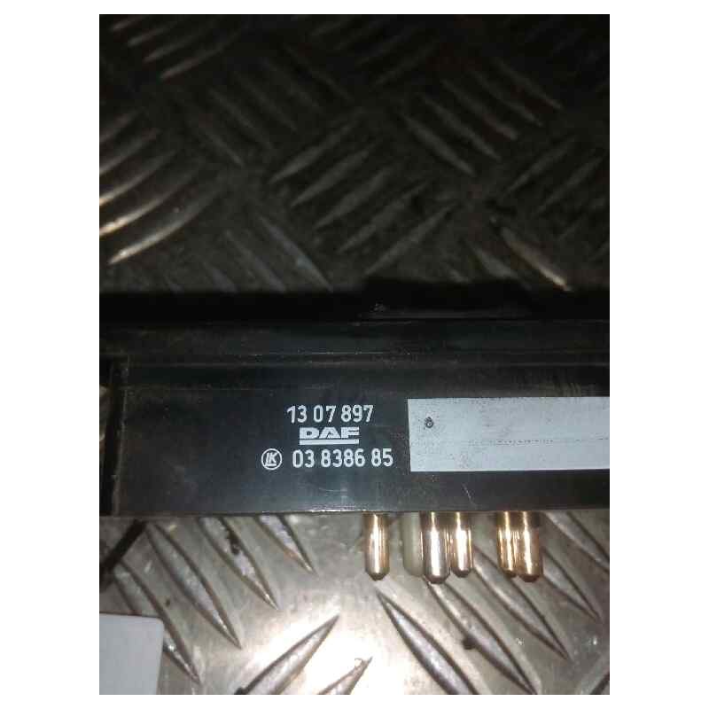 Recambio de mando elevalunas delantero derecho para daf serie 95 xf .480 12.6 diesel referencia OEM IAM 1307897 3