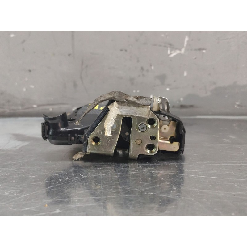 Recambio de cerradura puerta delantera derecha para toyota corolla (e12) 1.6 linea terra sedán referencia OEM IAM 350711 - Gris