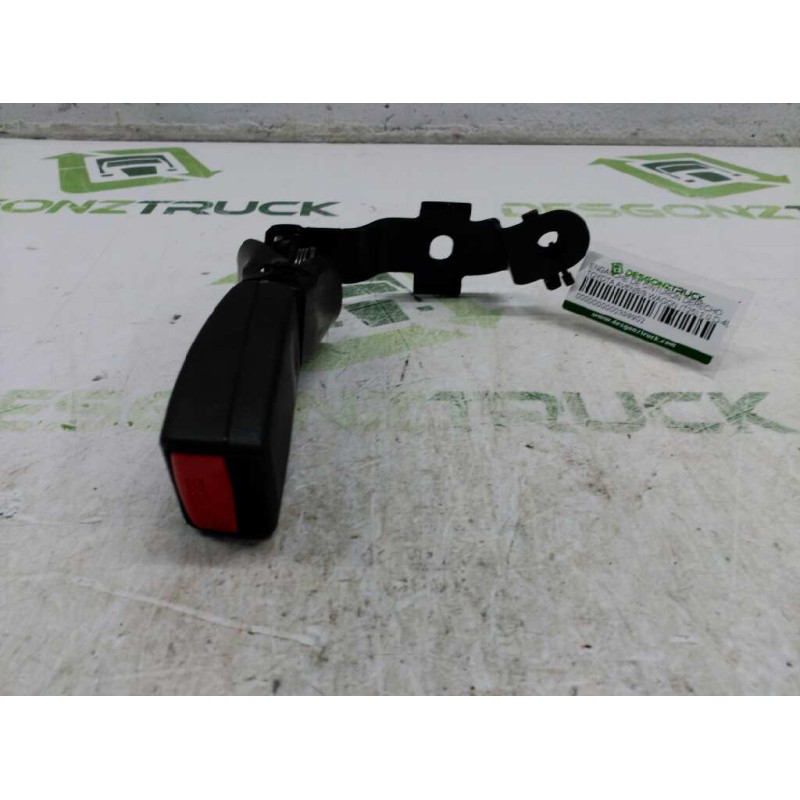 Recambio de enganche de cinturon delantero derecho para toyota avensis wagon (t25) 2.0 d-4d executive referencia OEM IAM   
