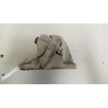 Recambio de soporte guardabarros trasero para renault magnum ab 2005 12.8 diesel referencia OEM IAM 21213202  21213203