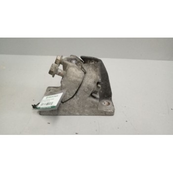 SOPORTE GUARDABARROS TRASERO 21213202 21213203