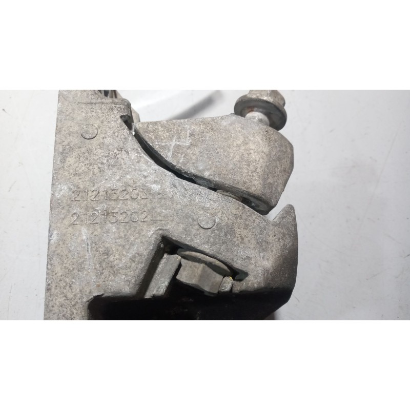 Recambio de soporte guardabarros trasero para renault magnum ab 2005 12.8 diesel referencia OEM IAM 21213202  21213203 - Blanco 2