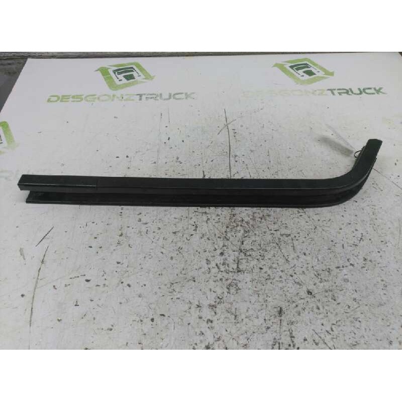 Recambio de guia puerta corredera derecha para citroën berlingo 2.0 hdi sx familiar referencia OEM IAM  CENTRAL A CHASIS - Gris