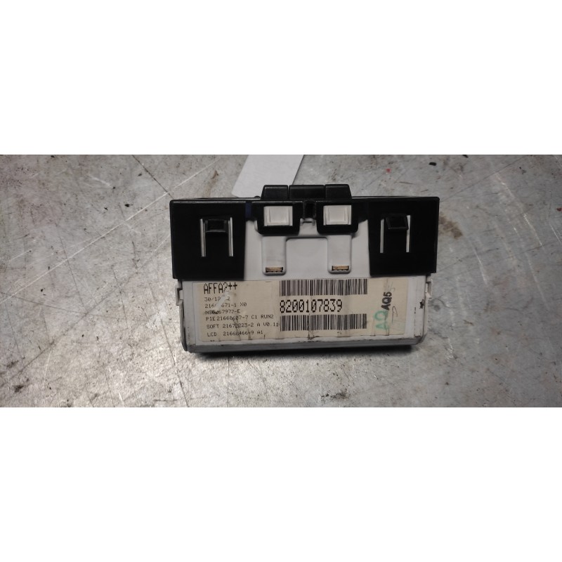 Recambio de pantalla multifuncion para renault megane ii berlina 5p confort dynamique referencia OEM IAM 8200107839 3