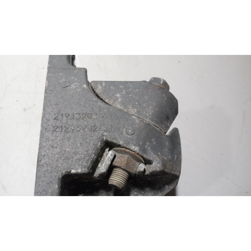 Recambio de soporte guardabarros trasero para renault magnum ab 2005 12.8 diesel referencia OEM IAM 21213202  21213203 - Blanco 2