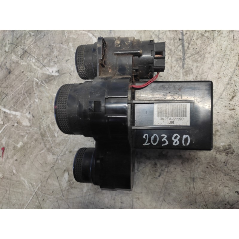 Recambio de mando calefaccion / aire acondicionado para kia carens 2.0 turbodiesel cat referencia OEM IAM 0K2FA61190 - Blanco 2
