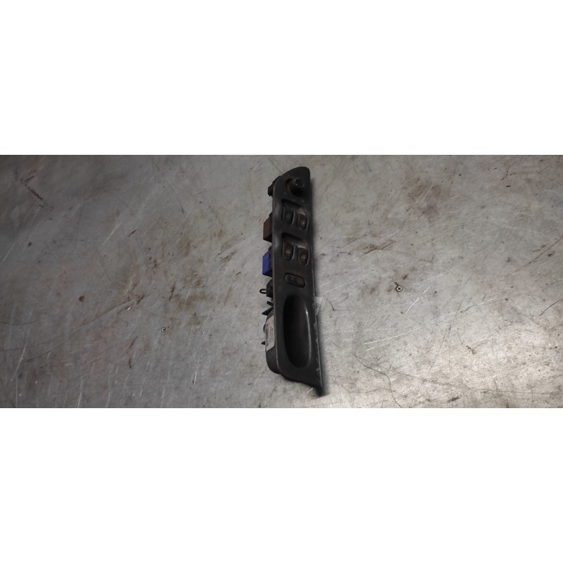 Recambio de mando elevalunas delantero izquierdo para renault laguna (b56) 2.0 d rn (b56f/g) referencia OEM IAM  6 BOTONES