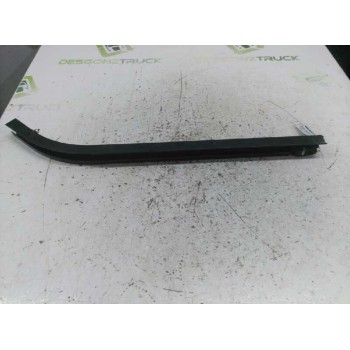 Recambio de guia puerta corredera derecha para citroën berlingo 2.0 hdi sx familiar referencia OEM IAM  INFERIOR DE CHASIS 