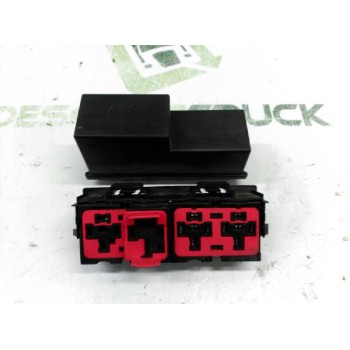 CAJA RELES / FUSIBLES 4401681 
