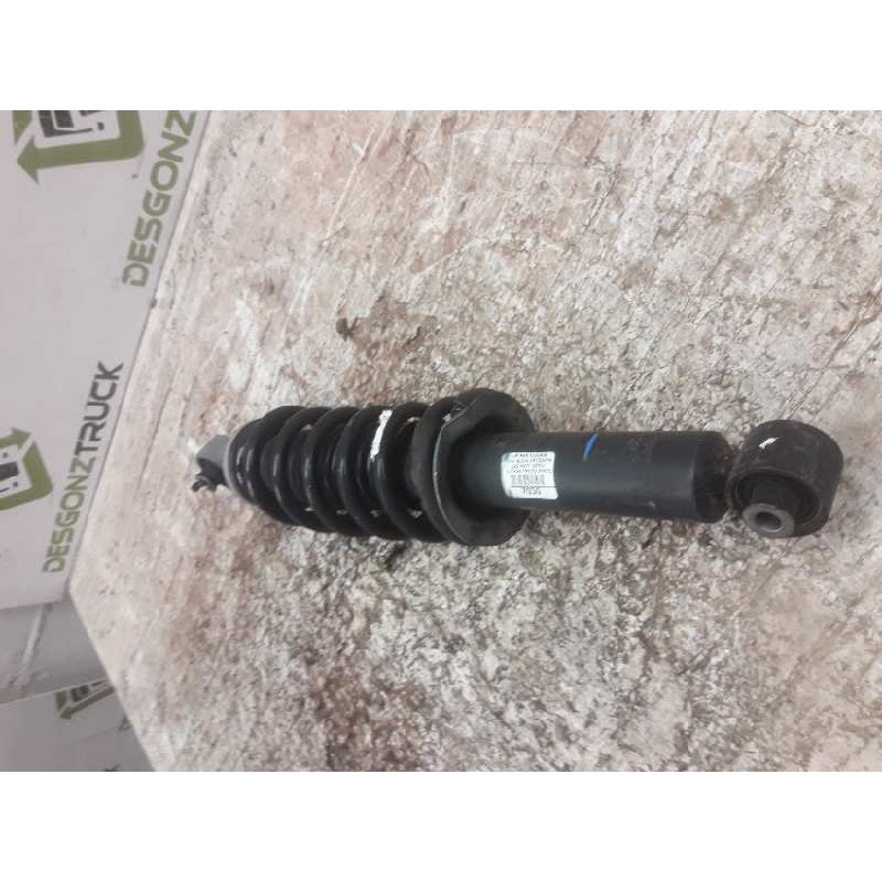 Recambio de amortiguador trasero izquierdo para peugeot 407 st sport pack referencia OEM IAM 3