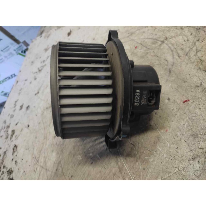 Recambio de ventilador calefaccion para kia carens 2.0 turbodiesel cat referencia OEM IAM 3C28A 2 PINS - Blanco 2