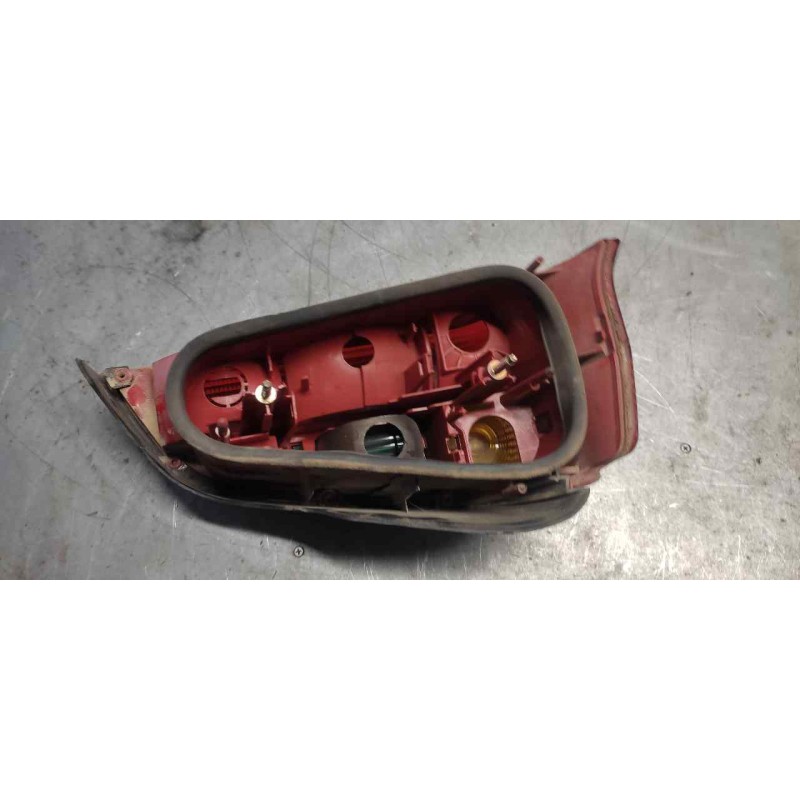 Recambio de piloto trasero derecho para peugeot 106 (s2) sketch referencia OEM IAM 2