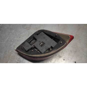 Recambio de piloto trasero derecho para ford fiesta berlina (dx) 1.25 16v cat referencia OEM IAM   