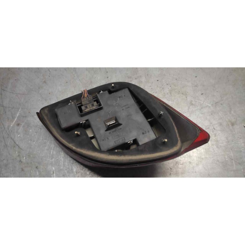 Recambio de piloto trasero derecho para ford fiesta berlina (dx) 1.25 16v cat referencia OEM IAM 2