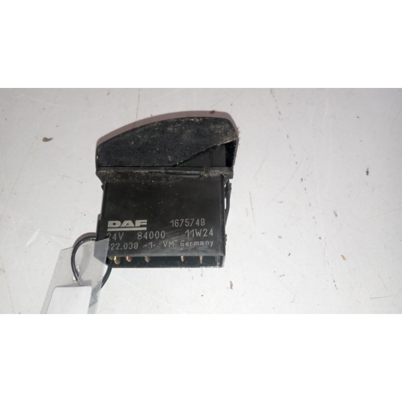 Recambio de interruptor para daf serie xf105.xxx 12.9 diesel referencia OEM IAM 1675749  