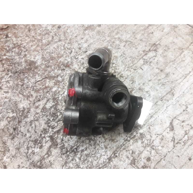 Recambio de bomba direccion para volkswagen passat berlina (3b2) básico referencia OEM IAM 8D0145156L 2