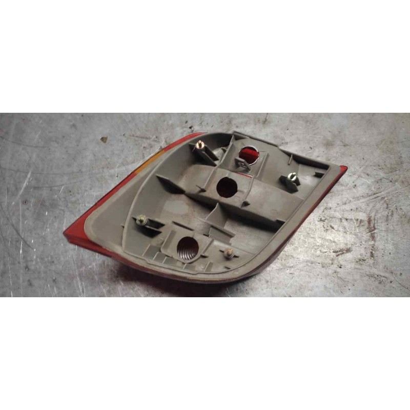 Recambio de piloto trasero izquierdo para ford fiesta berlina 1.25 16v cat referencia OEM IAM 2