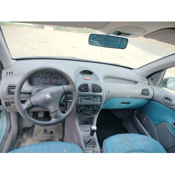 peugeot 206 berlina del año 2000
