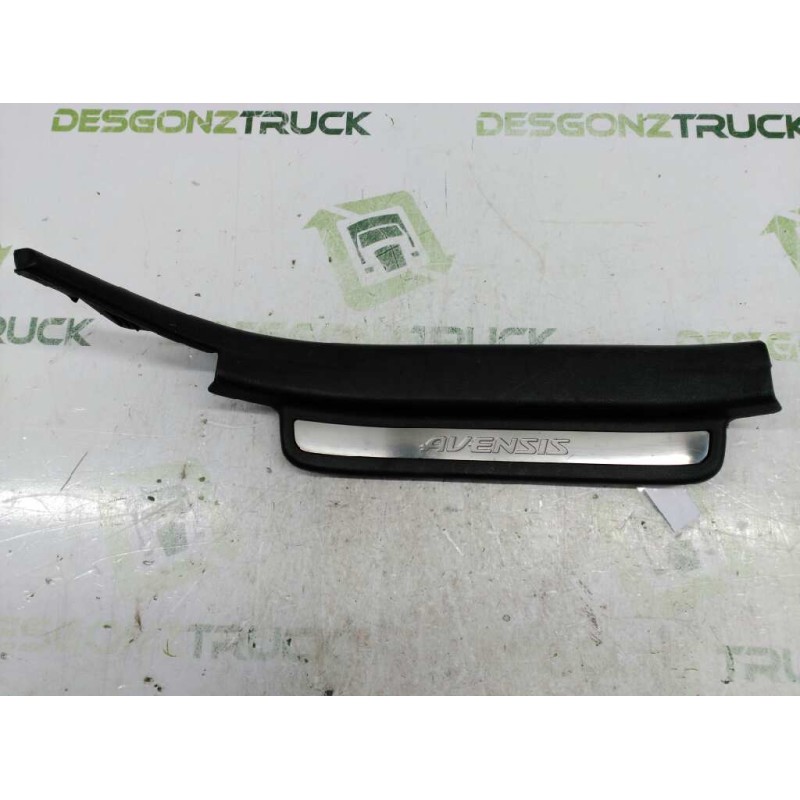 Recambio de guarnecidos varios para toyota avensis wagon (t25) 2.0 d-4d executive referencia OEM IAM  PISADERA PUERTA TRASERA DE