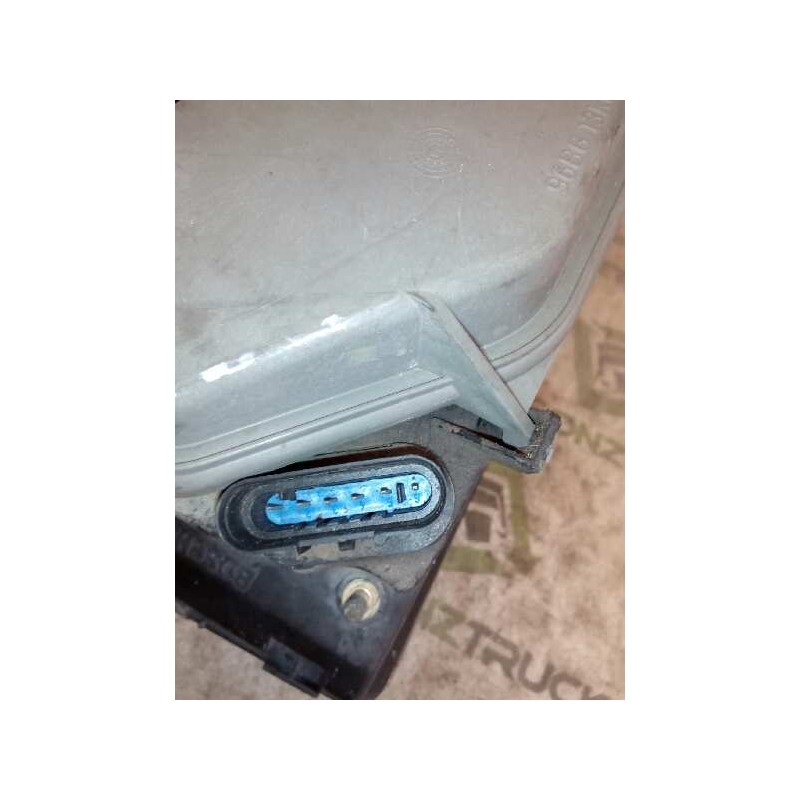 Recambio de faro izquierdo para iveco trucks daily 35s12 referencia OEM IAM 3