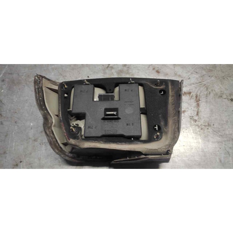 Recambio de piloto trasero izquierdo para ford escort berl./turnier 1.3 cat (endura-e) referencia OEM IAM 2