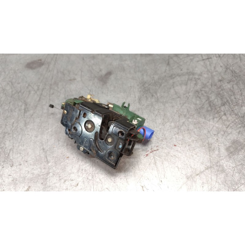 Recambio de cerradura puerta delantera izquierda para seat ibiza iii (6l1) 1.2 referencia OEM IAM  8 PINS 