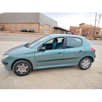peugeot 206 berlina del año 2000