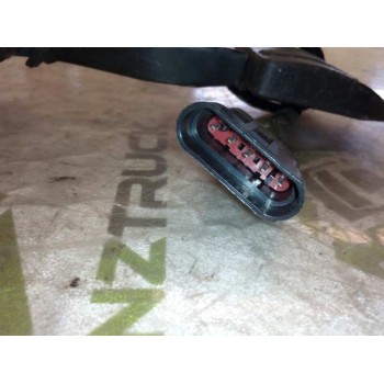 Recambio de pedal acelerador para iveco trucks stralis ad 190s40 referencia OEM IAM 3212200410  