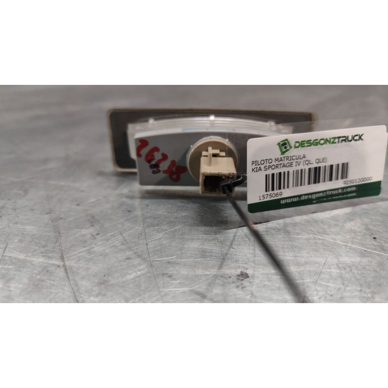 Recambio de piloto matricula para kia sportage iv (ql, qle) 1.7 crdi referencia OEM IAM 925012G000 - Blanco 2
